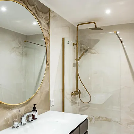 Terr69- Bright Gem In Charming Old Town Apartment *