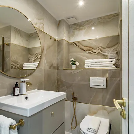 Terr69- Bright Gem In Charming Old Town