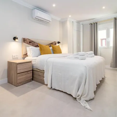 Terr69- Bright Gem In Charming Old Town 아파트 *