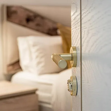 Terr69- Bright Gem In Charming Old Town 아파트