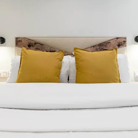 Terr69- Bright Gem In Charming Old Town *