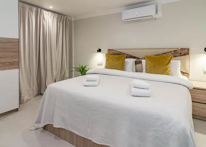 Terr69- Bright Gem In Charming Old Town * Estepona